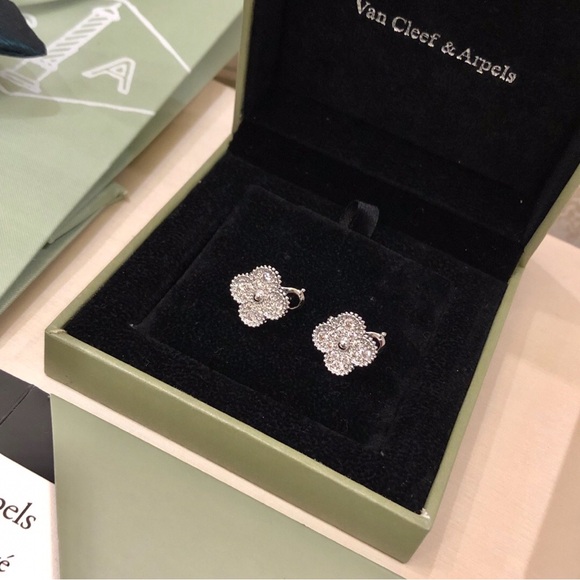 Van Cleef & Arpels earrings